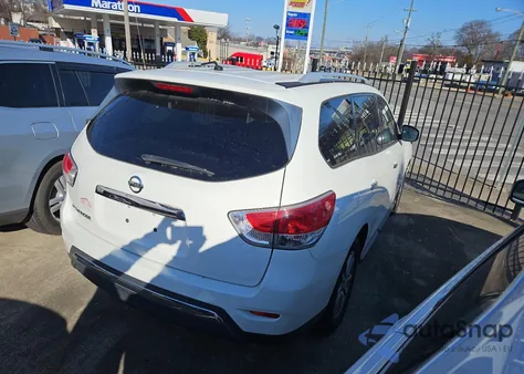 2016 Nissan Pathfinder S z USA, uszkodzony, nr VIN 5N1AR2MN8GC605836